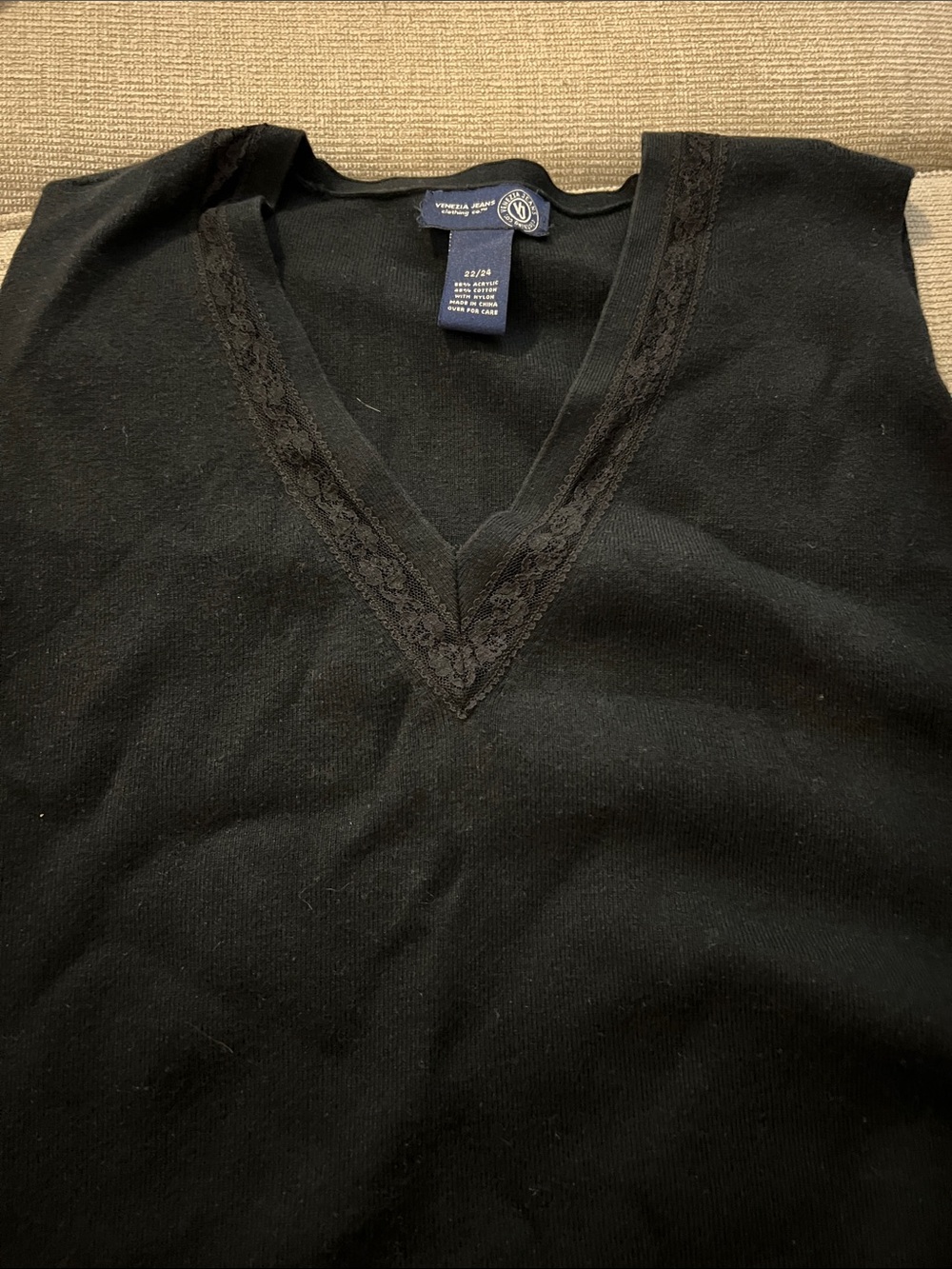 Venezia jeans Black V-Neck Sleeveless Sweater